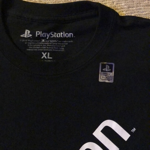 Black PlayStation shirt - Picture 2 of 2